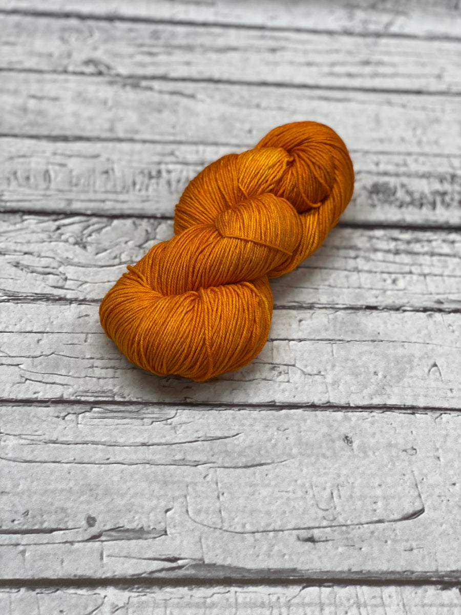 Monarch Orange – Paisley Purl Yarn